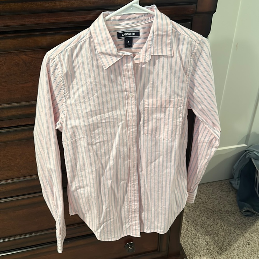 LANDS’ END Woman’s pink and blue button down size 4